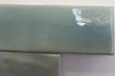 Настенная плитка Cifre Opal turquoise 7.5x30 бирюзовая глянцевая / рельефная моноколор