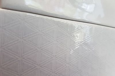 Настенная плитка Cifre Opal white 7.5x30 белая глянцевая / рельефная моноколор